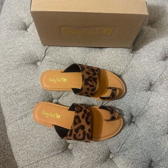 Leopard  Toe  Sandals - Picture 11 of 14